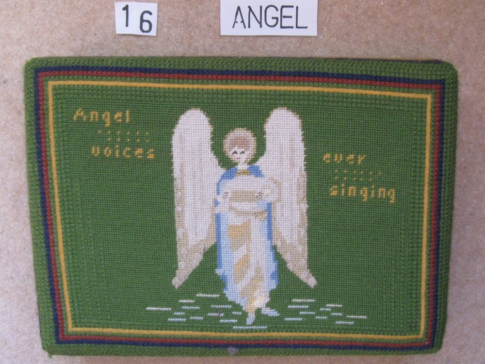 Kneeler 16 Angel