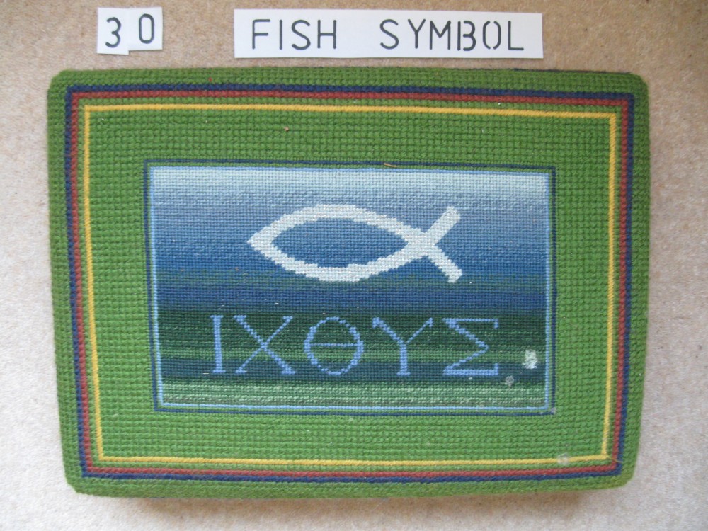 Kneeler 30 Fish Symbol