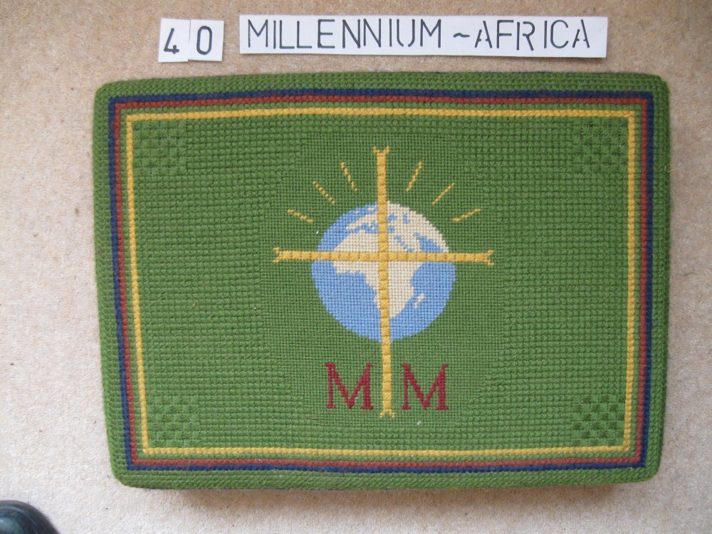 Kneeler 40 Millenium Africa